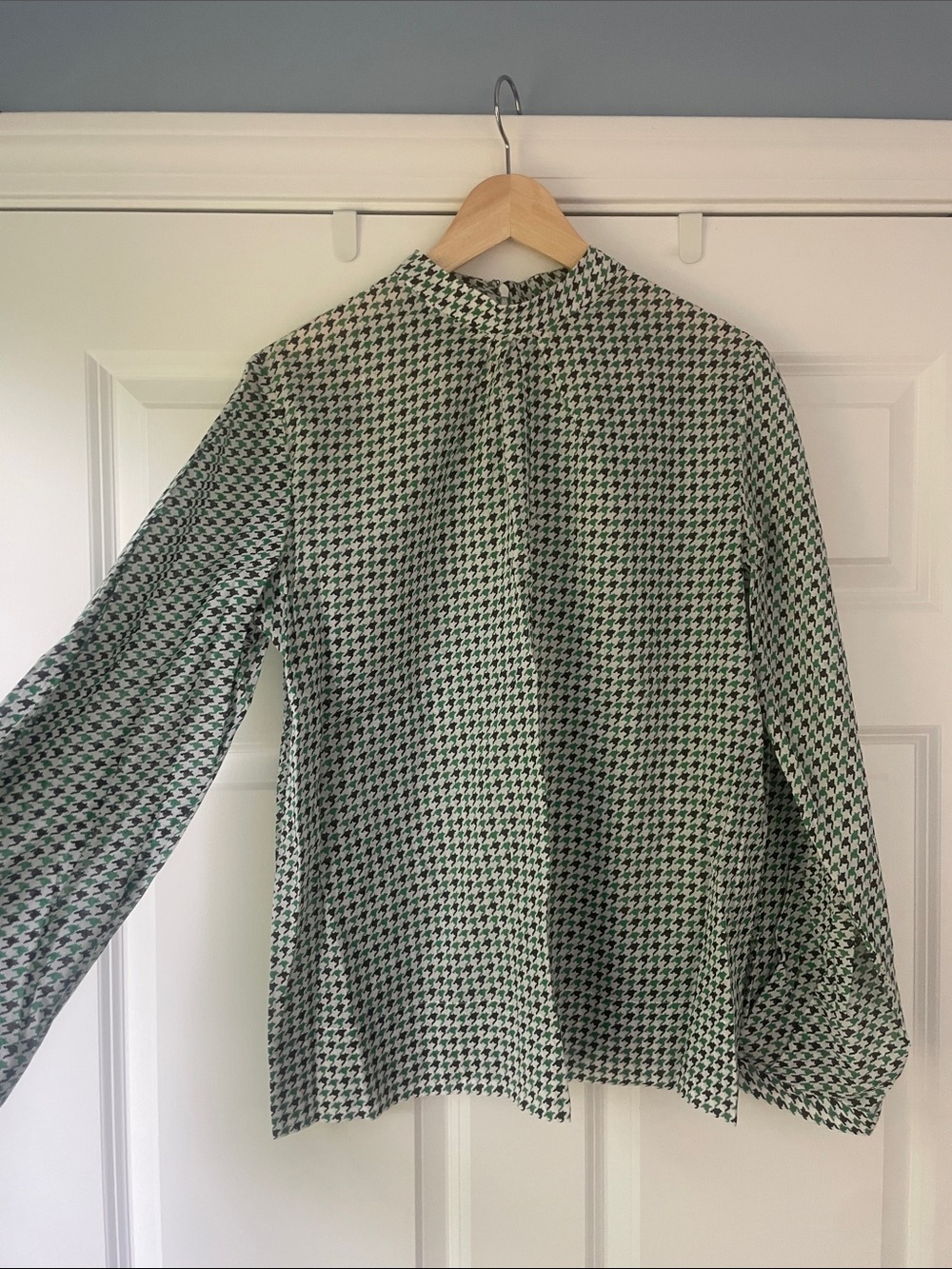 Women's houndstooth light cotton blouse